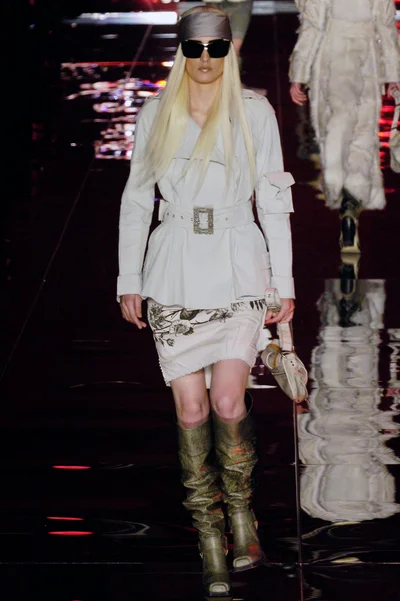 Look 15